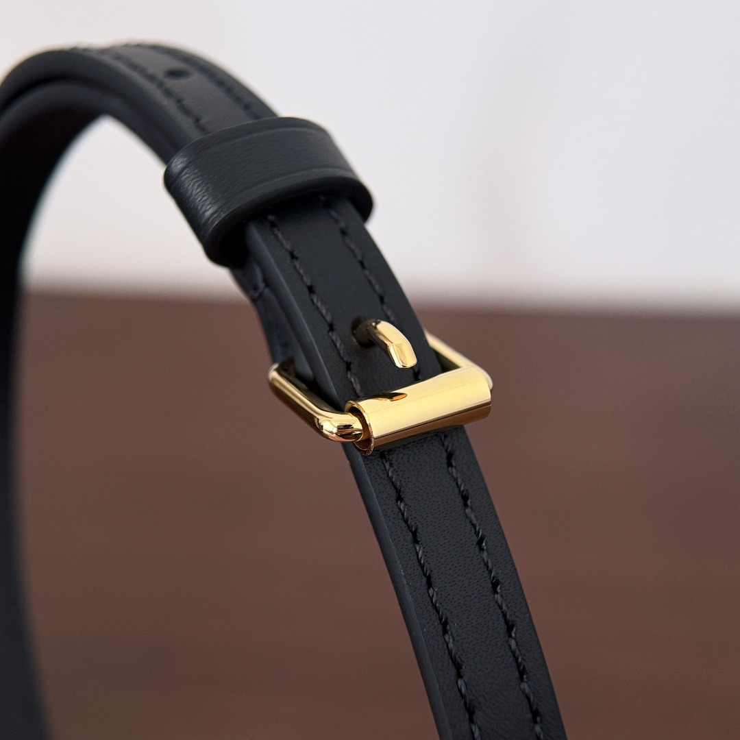 LV Catchy PM Monogram 6